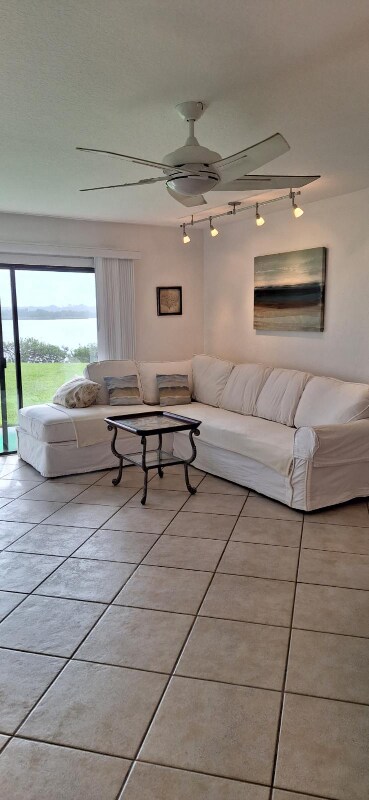 Building Photo - 54 Ocean Palm Villa S