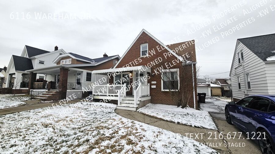 Foto principal - Spacious Multi Floor 3 Bed, 3 Bath Home!