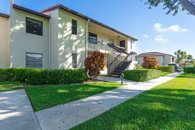 Foto del edificio - 8545 Casa Del Lago