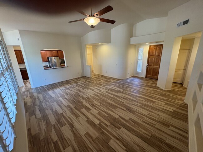 Building Photo - Loma Alta Estates Vail School District