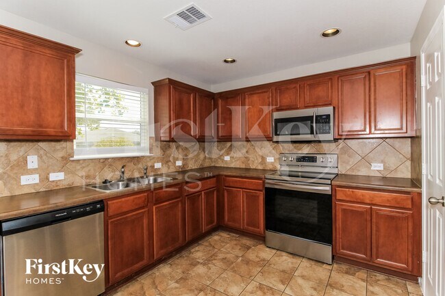 Foto del edificio - 2138 Brinkley Dr