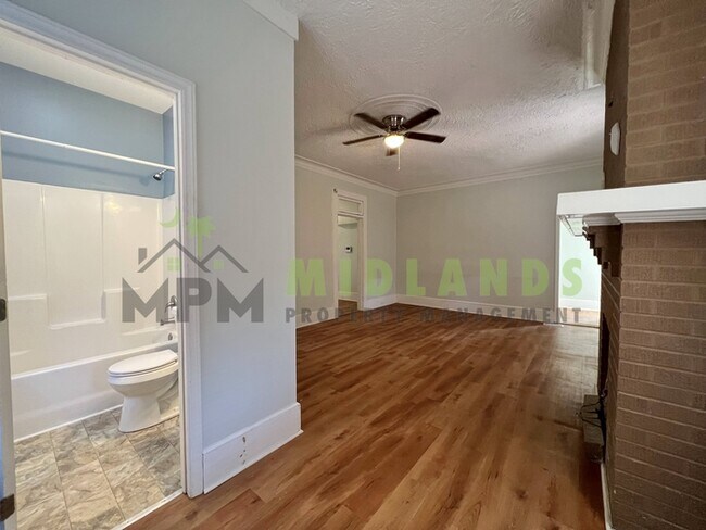 Foto del edificio - SHORT TERM LEASE!