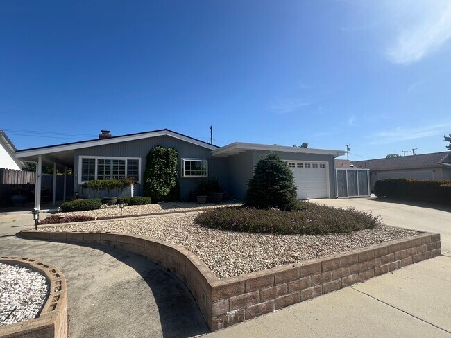 Foto del edificio - 7548 Newport Dr