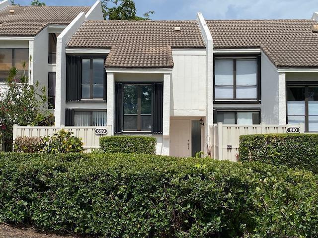 Foto principal - 609 Bridgewood Dr