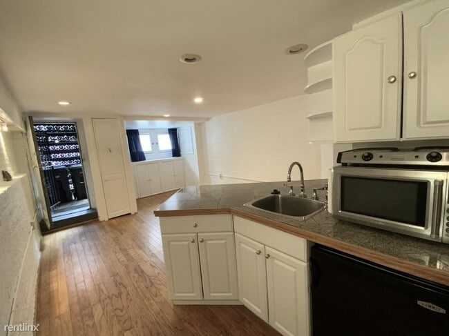 Building Photo - 3118 1/2 Dumbarton St NW