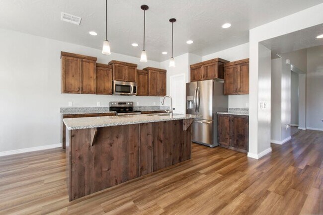 Foto del edificio - 1706 Honeycomb Dr