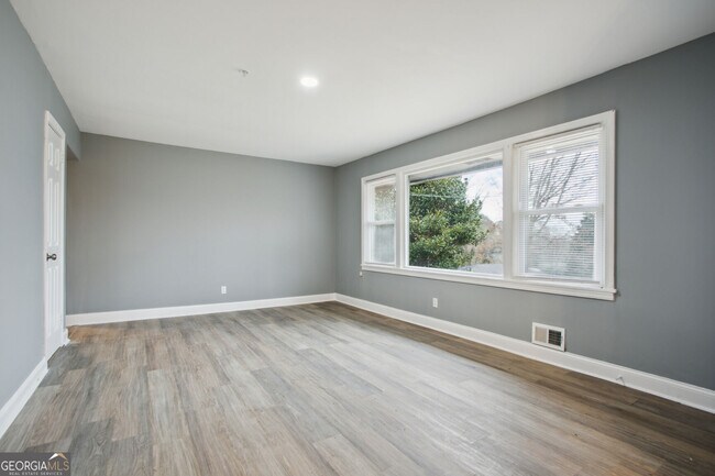 Foto del edificio - 1402 Shadowbrook Dr