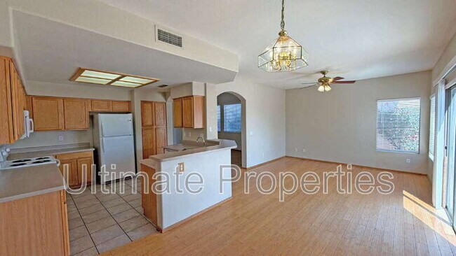 Foto del edificio - 8419 W Salter Dr