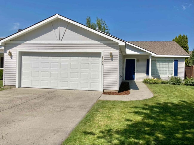 Building Photo - 2917 W Versailles Dr