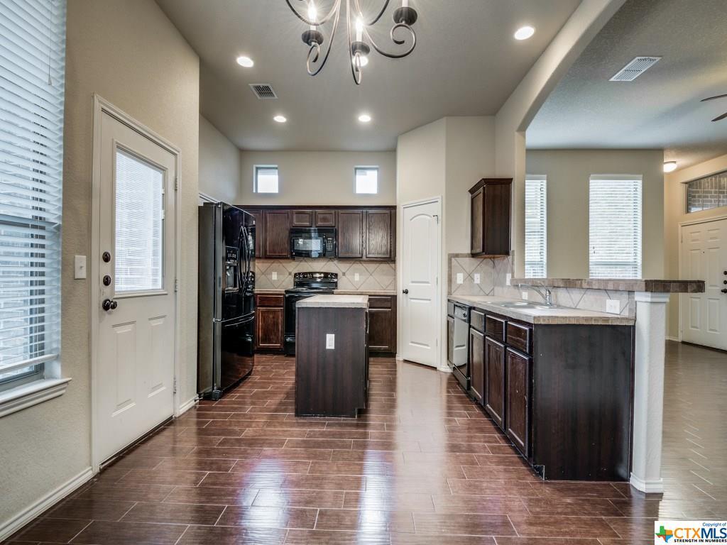 Building Photo - 630 Creekside Cir