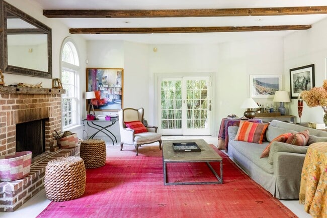 Building Photo - 29 Meadows E