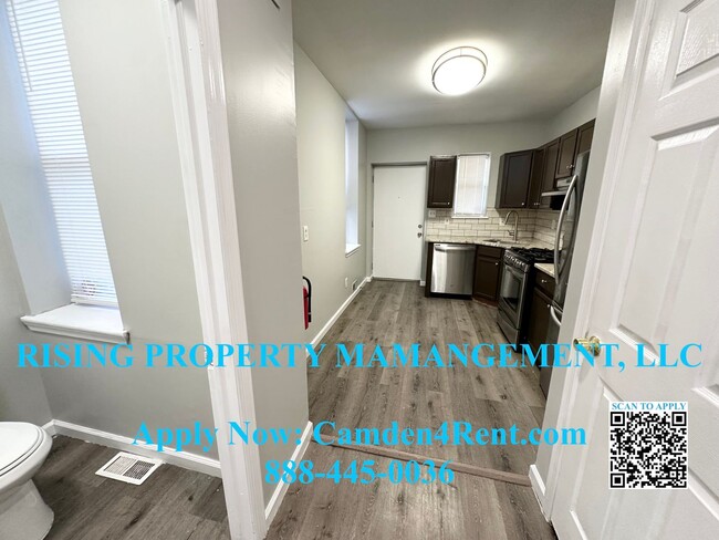 Building Photo - Large Renovated 2 Bedroom 1.5 Bathroom hom...