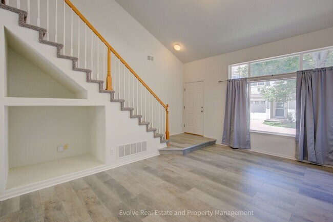 Foto del edificio - Evolve Real Estate: Bright & Spacious Home in Denver’s Green Valley Ranch! Available May 1st