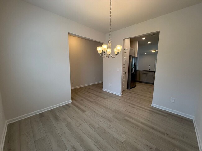 Building Photo - Brand New 4/3.5 House in West Rome- $2,195