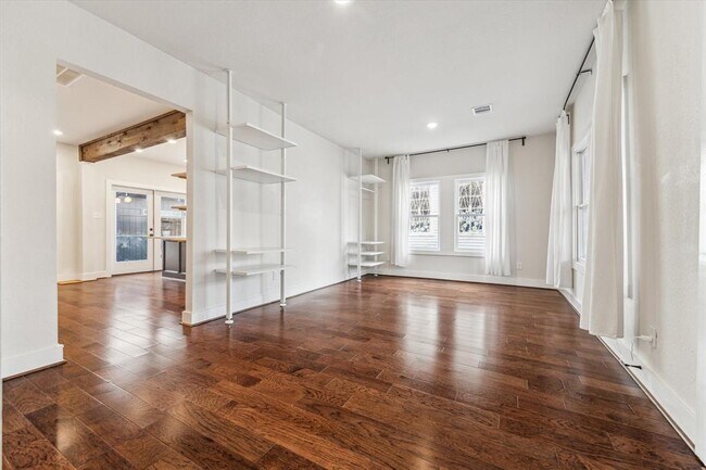 Foto del edificio - 903 Taylor St