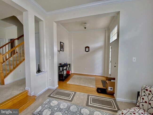 Building Photo - 13570 Village Green Dr