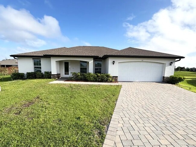 Building Photo - 311 Tandil St