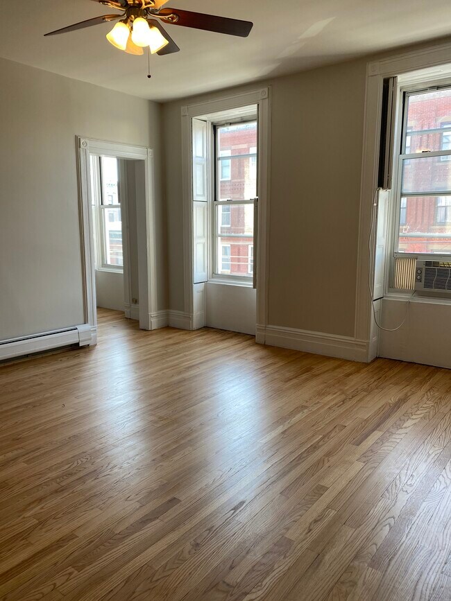Building Photo - 1017 Park Ave
