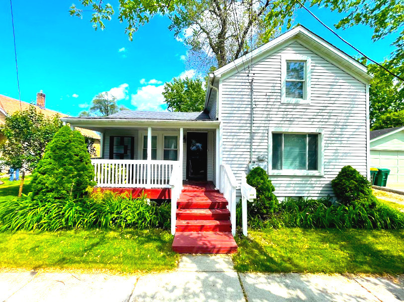 Primary Photo - 718 Clinton St