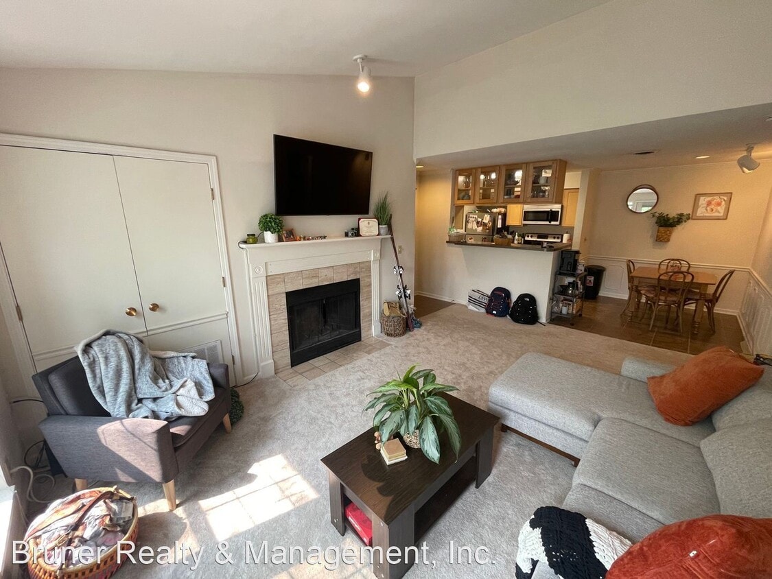 Primary Photo - 1 br, 1 bath House - 13 Captain's Court, #8