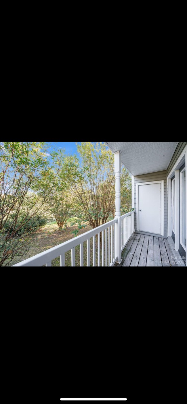 Building Photo - 10214 Rose Meadow Ln