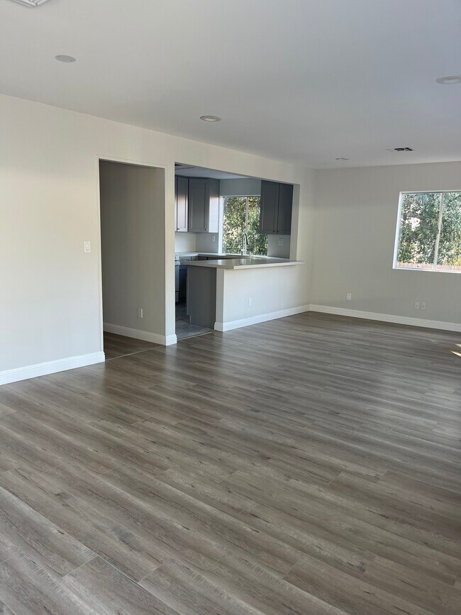 Foto del edificio - 4803 Lowell Ave