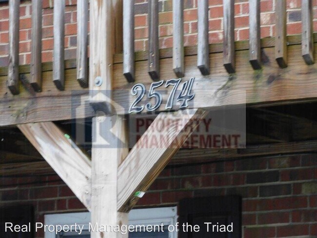 Foto del edificio - 2574 Green Oaks Ct SE