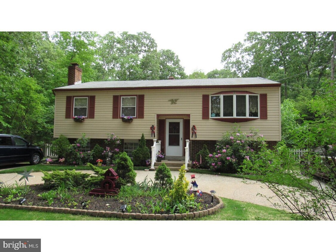 2639 S Shore Dr, Monroe, NJ 08094 House for Rent in Monroe, NJ