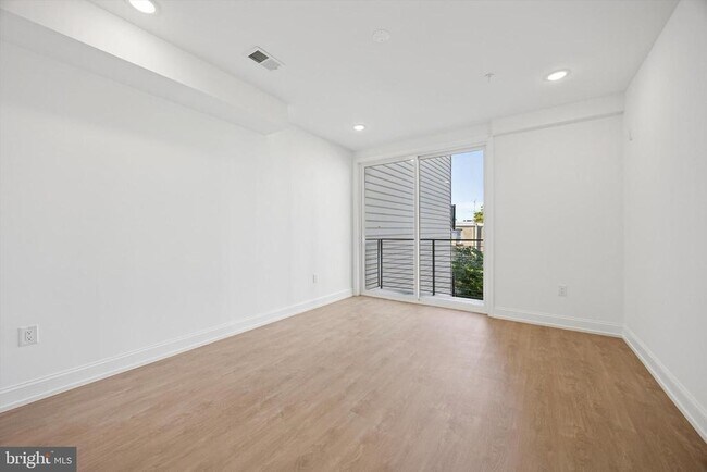 Foto del edificio - 1614 Ridge Ave