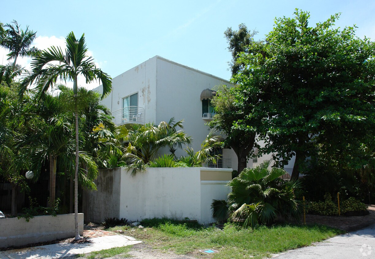 Foto del edificio - 2703 Day Ave