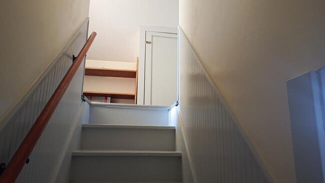 Foto del edificio - 6+ Bdrm Home Built 1895.  Close In.  With Pastures.