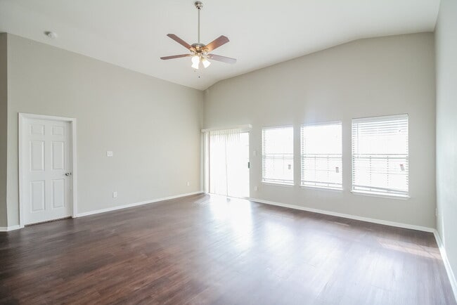 Foto del edificio - 926 Hannah Way