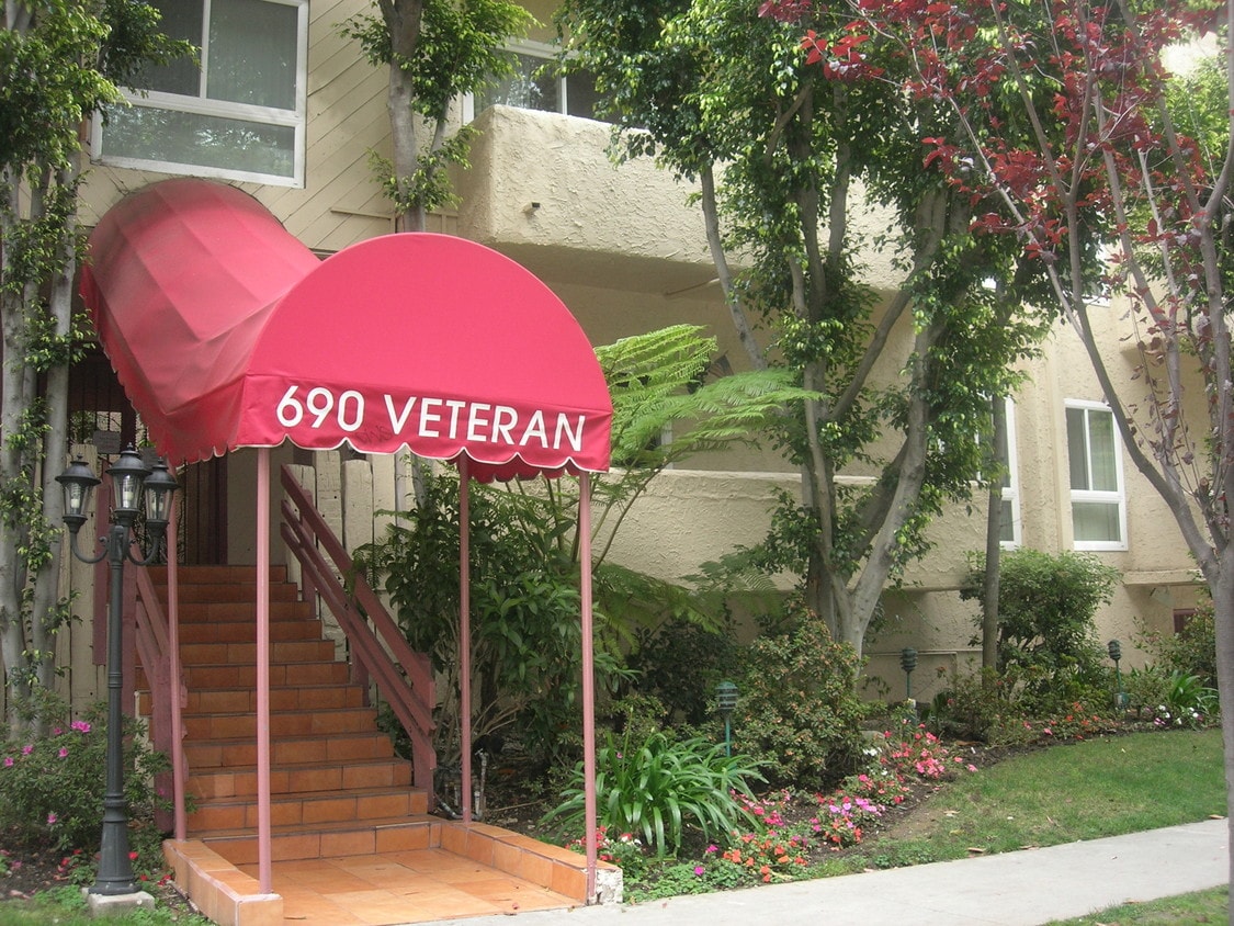 Front of building - 690 Veteran Ave