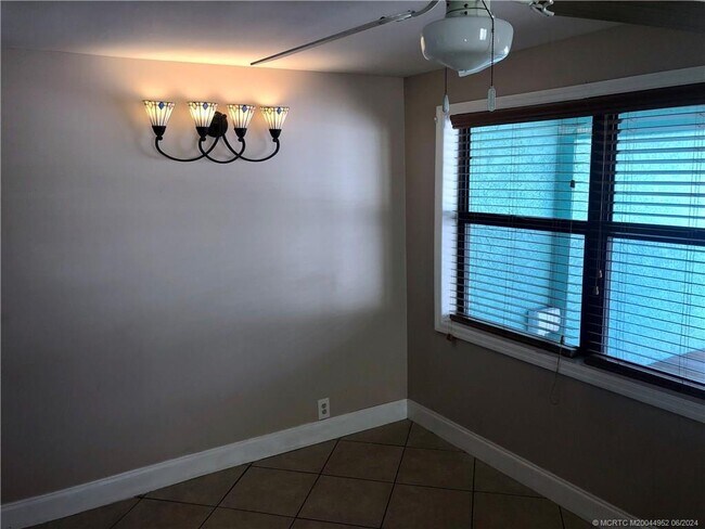 Foto del edificio - 1047 SW Spruce St