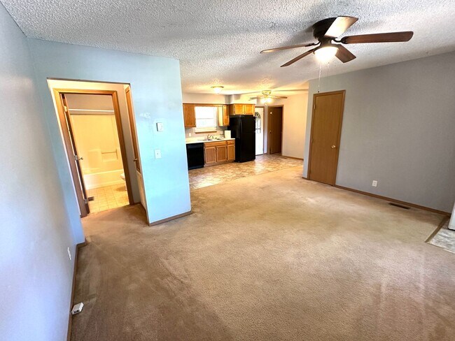 Foto del edificio - For Lease: 3 Bed, 2 Bath Central Joplin-$1200