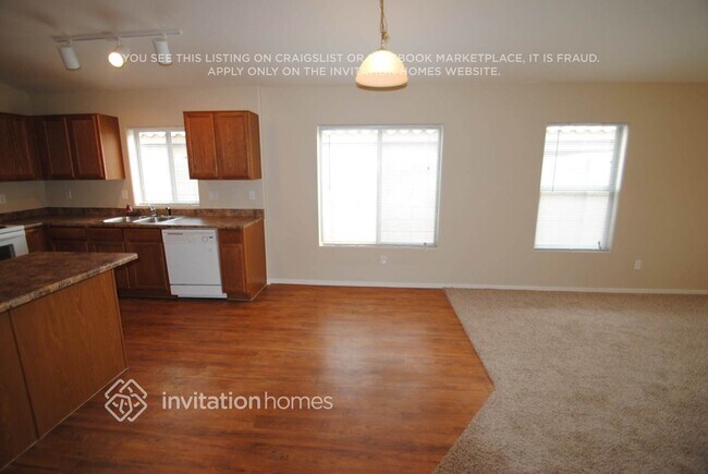 Foto del edificio - 18443 W Mission Ln