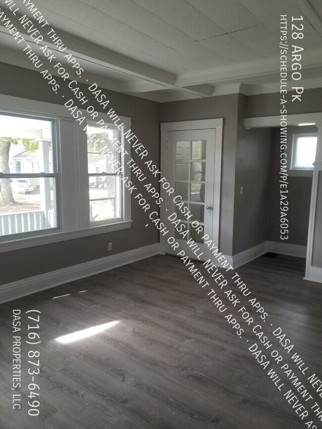 Building Photo - 128 Argo - 3 Bed / 1 Bath
