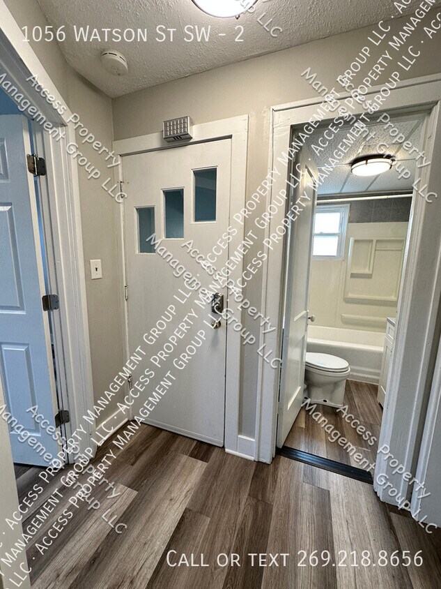 Primary Photo - NW SW Side Nice Looking 2 Bedroom Close to...