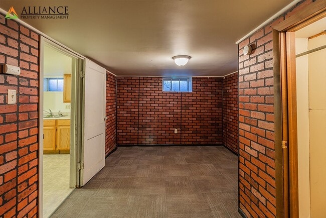 Foto del edificio - 1016 Bertrand St