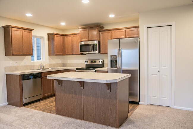 Foto del edificio - Lacey, 4 bedroom, 2.5 bath home.