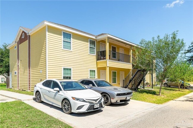 Building Photo - 108 N Linares St