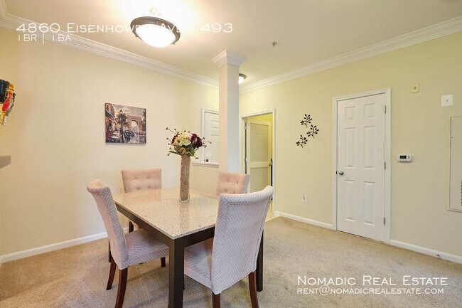 Foto del edificio - 4860 Eisenhower Ave