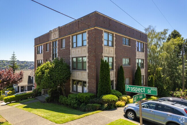 Exterior - 405 Prospect St