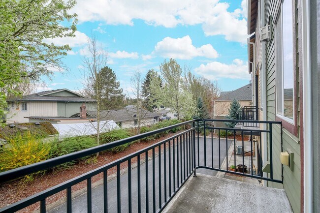 Building Photo - Spectacular 3 Bedroom, 3.5 Bathroom Townhome in Scenic Arbor Station.