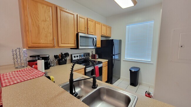 Foto del edificio - 6519 W Newberry Rd