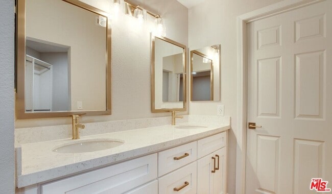 Foto del edificio - 1401 Ambassador St