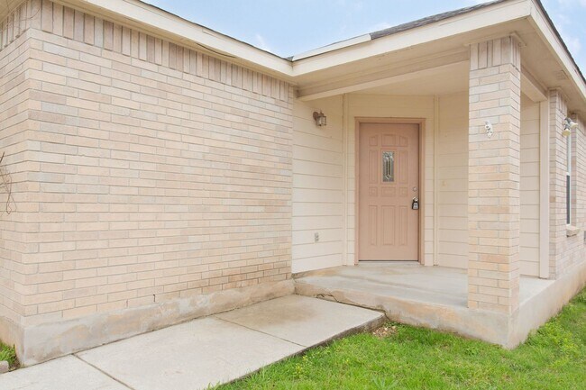 Building Photo - Fantastic One-Story Rental with 2-Car Gara...