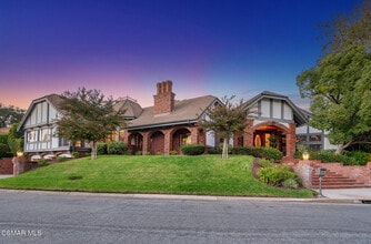 Building Photo - 4445 Golf Course Dr