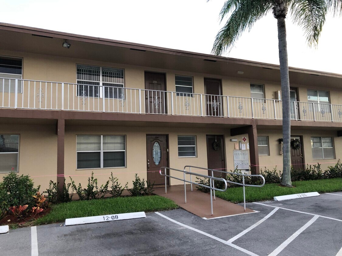 7300 NW 5th Pl Unit 204, Margate, FL 33063 Condo for Rent in Margate, FL