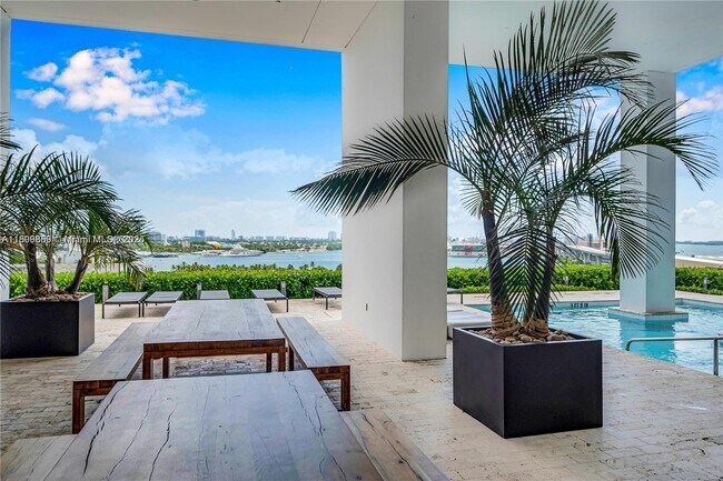 Foto del edificio - 1040 Biscayne Blvd